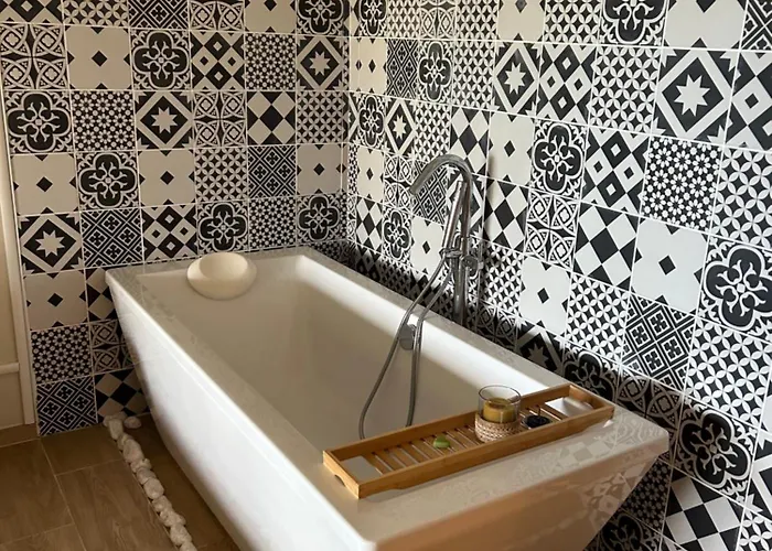 Chambre De Charme Andria Jacuzzi